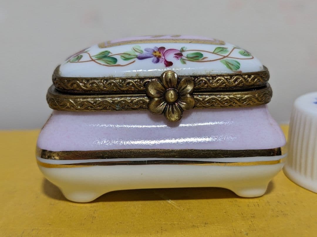 ♦リモージュ フランス製 デュバリー磁器 ４足トリンケットボックス アンティーク