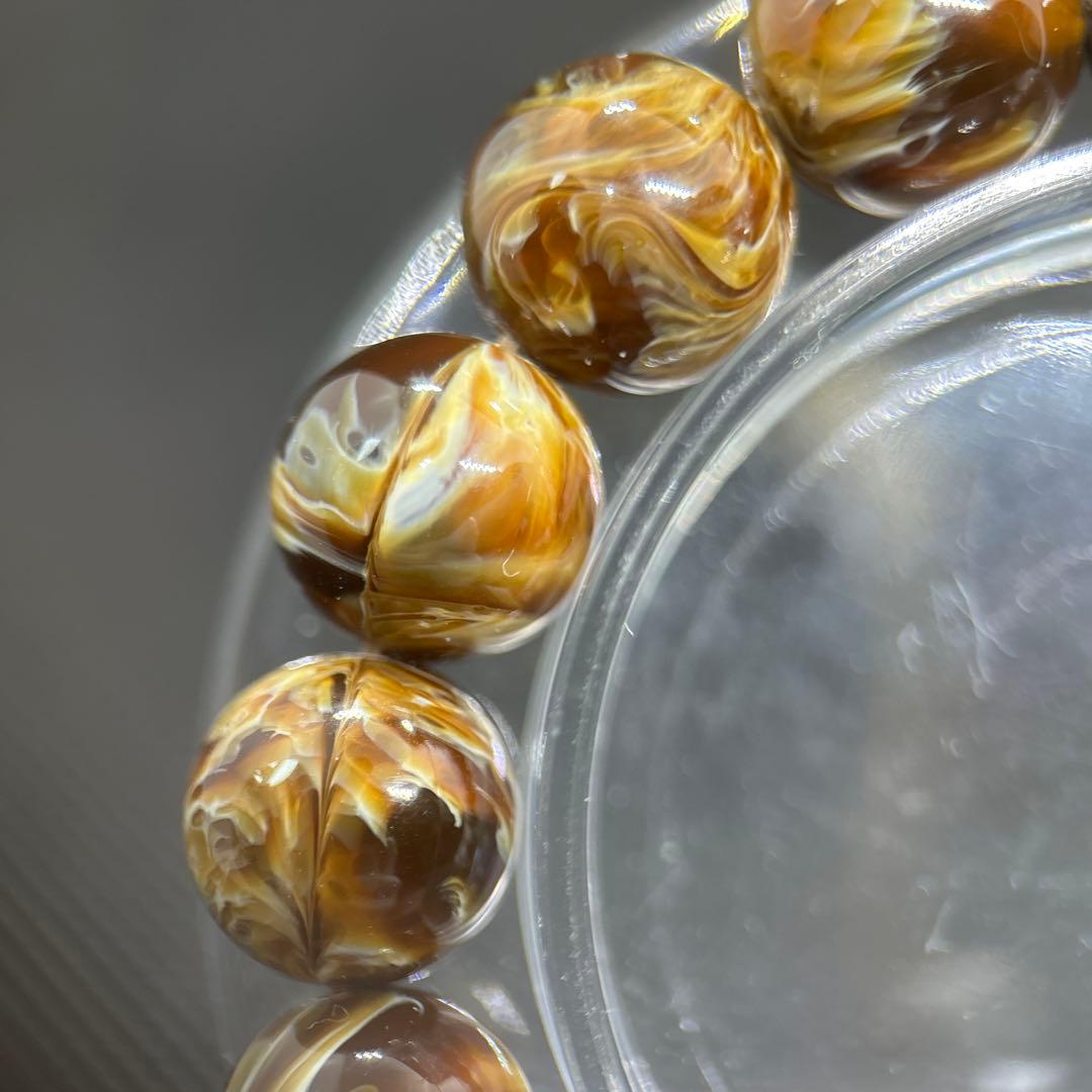 花琥珀のブレスレット