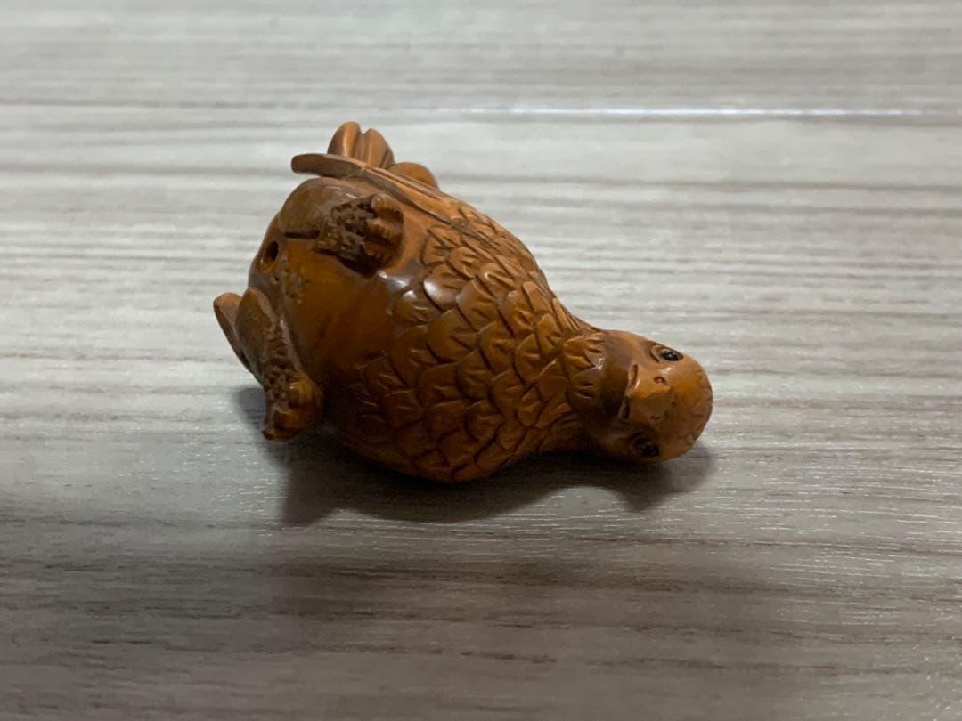 根付　鳥　酉　干支　木彫　在銘