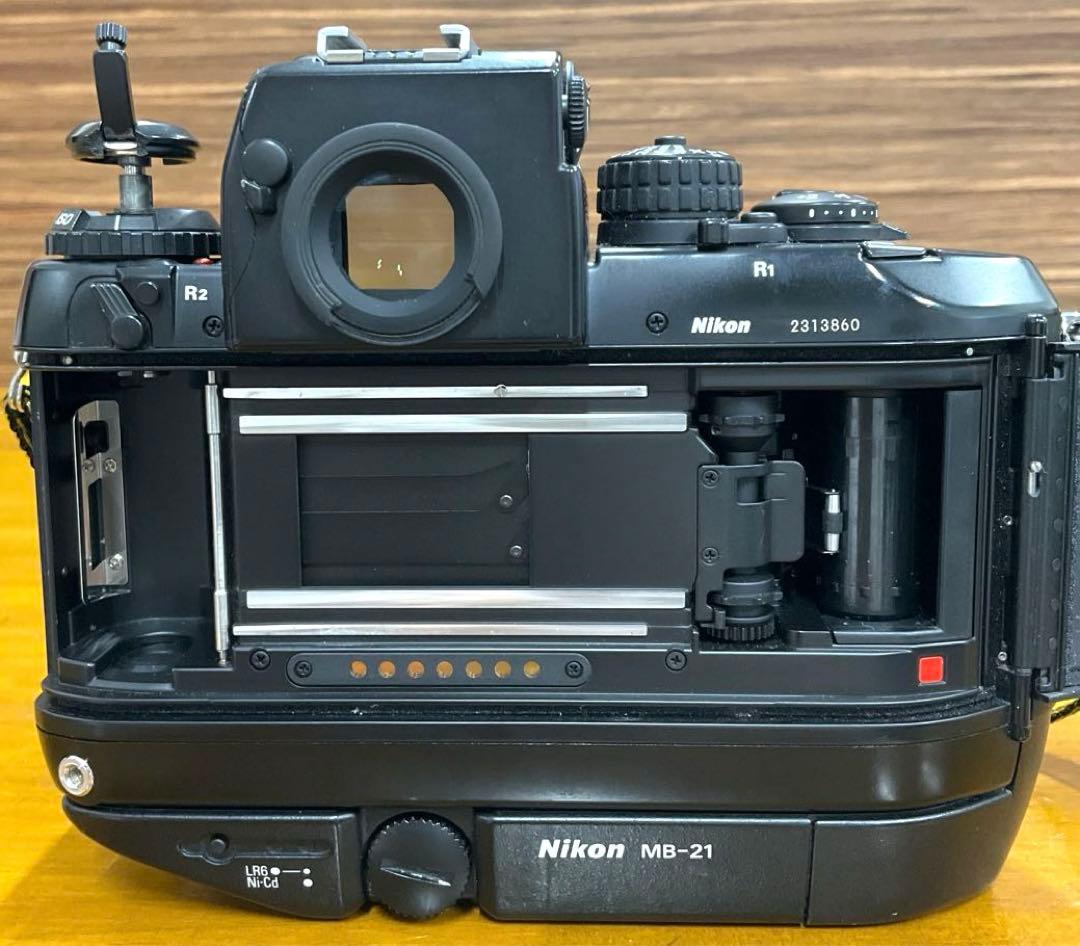 ニコン　一眼レフフィルムカメラ F4 ＆ バッテリーグリップ MB-21