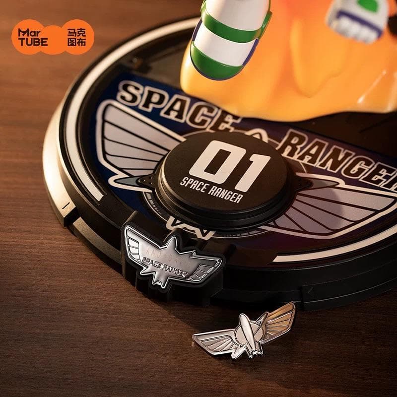 【MARTUBE】バズ・ライトイヤー トイ・ストーリー LEDライト フィギュア