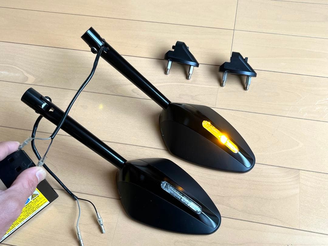 ウィンカー付きミラー rizoma リゾマミラー　Veloce L BS305