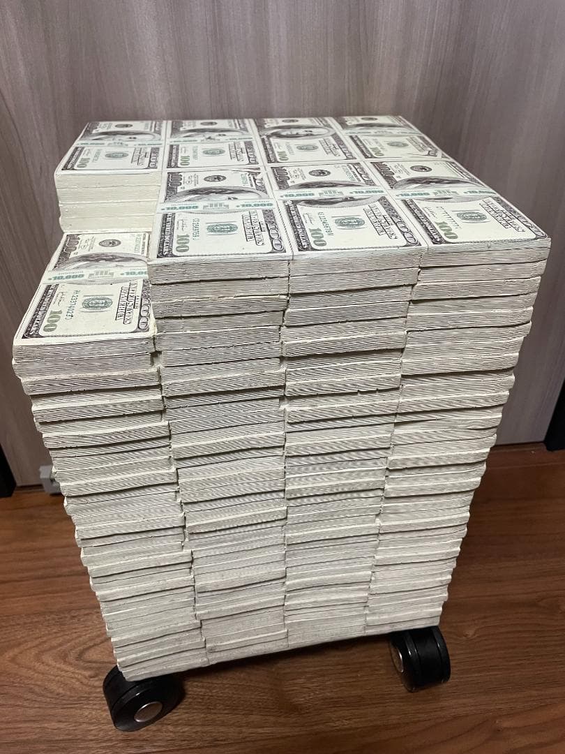 SO-4 300万$ 札束 スツール レジン製　イースね キャスター付き