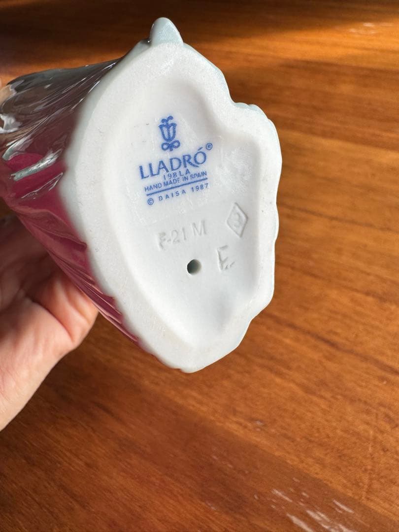 u*6様 リヤドロ　LLADRO 『少女』