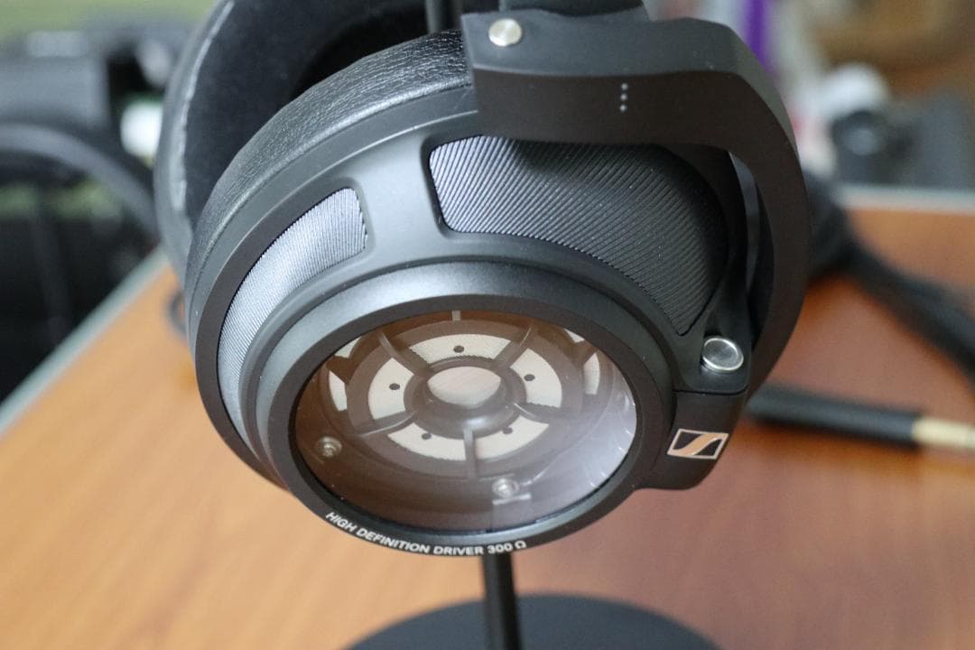 ⑩ SENNHEISER HD820 ヘッドホン