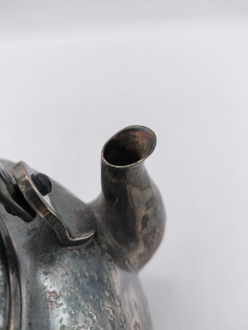 c396 銀瓶 湯沸 鬼岩目 銀燻し仕上 秀峰堂 紙箱 茶道具 古物