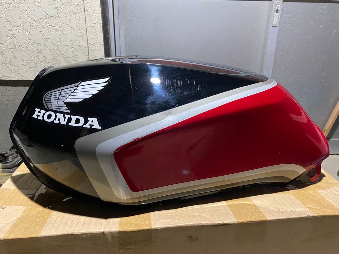 HONDA CBX 400f/550fタンク 2型黒/赤