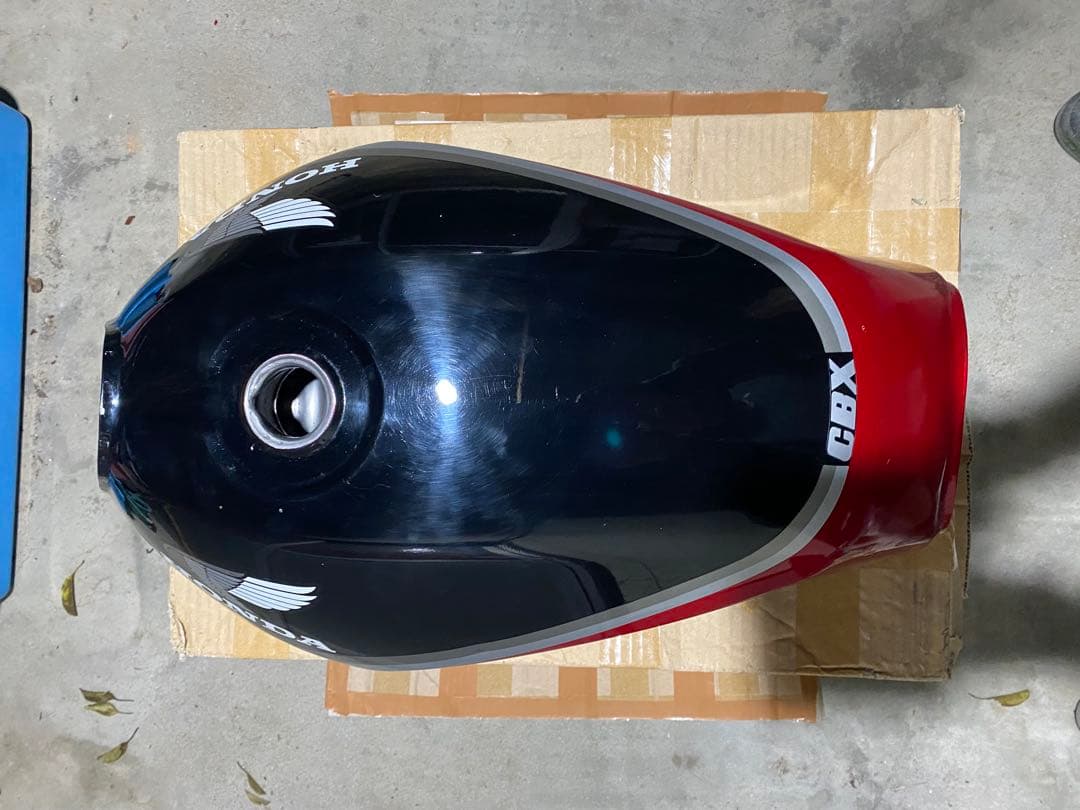 HONDA CBX 400f/550fタンク 2型黒/赤