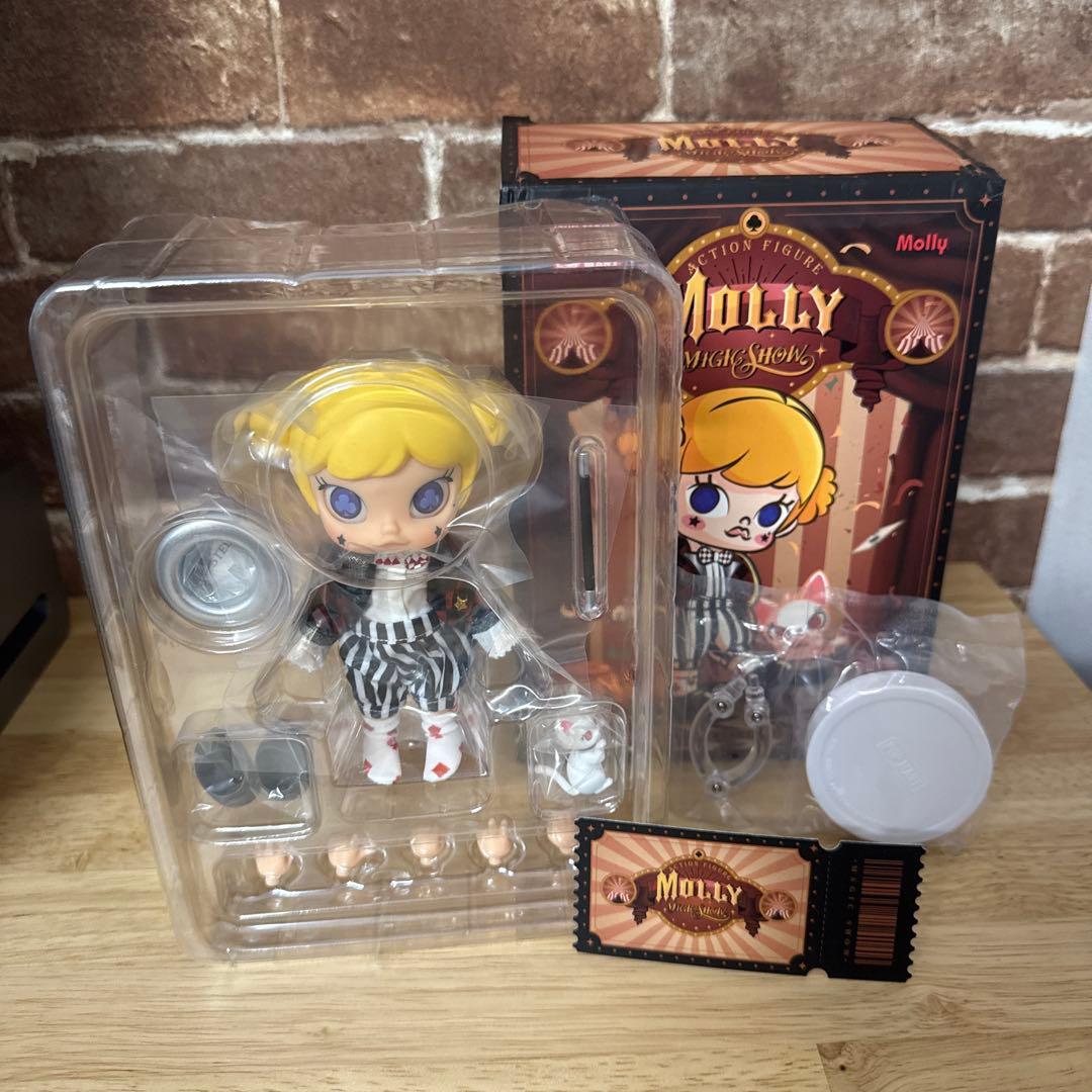 POP MART Molly Magic Showアクションフィギュア
