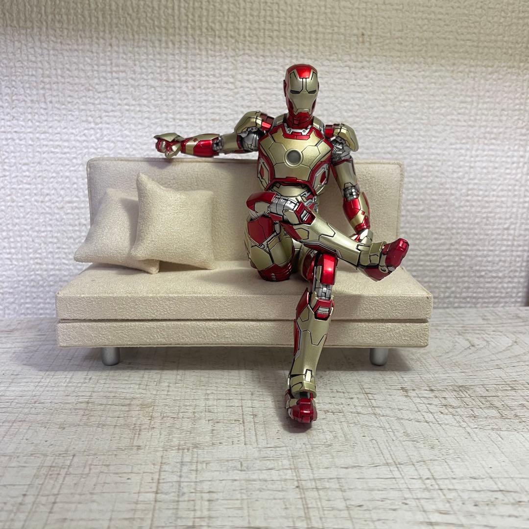 コミケイブ アイアンマン Mark42 限定ソファーセット 可動良好