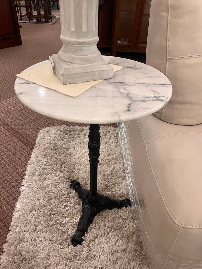 大理石テーブル　ホワイト