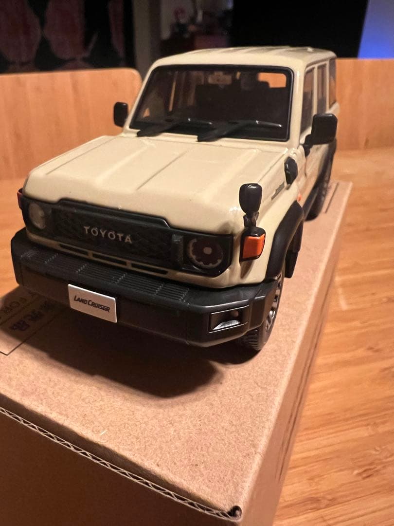 【人気カラー】トヨタ ランドクルーザー 1/30 ミニカー