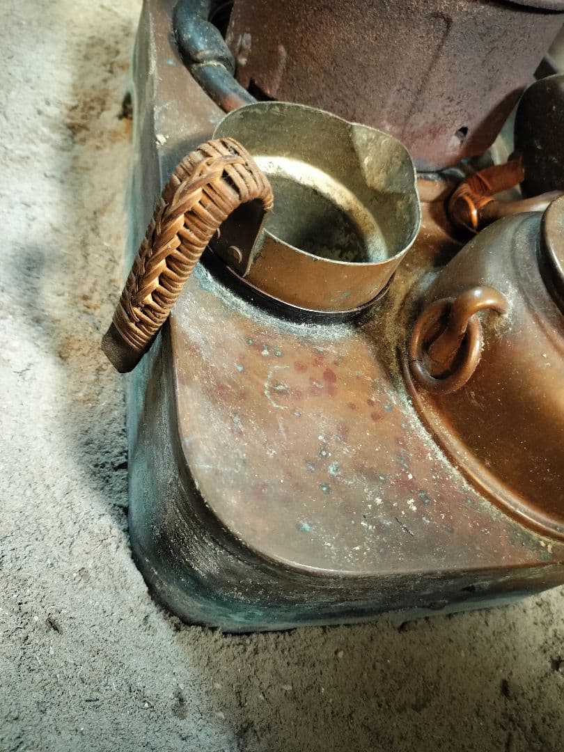 伝統的な日本の火鉢