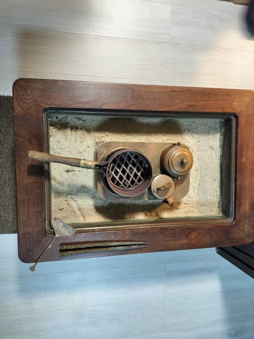 伝統的な日本の火鉢