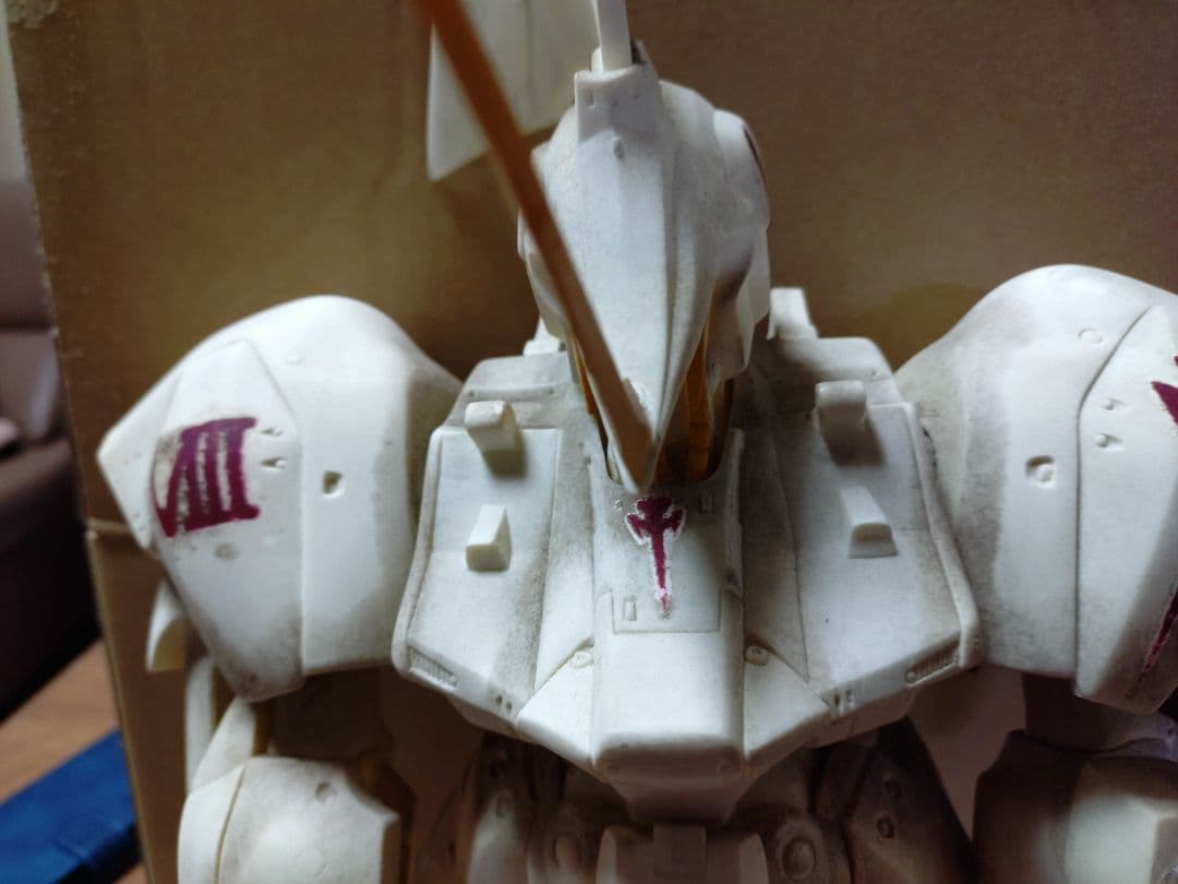 1/35海洋堂ソフビ製レッドミラージュ