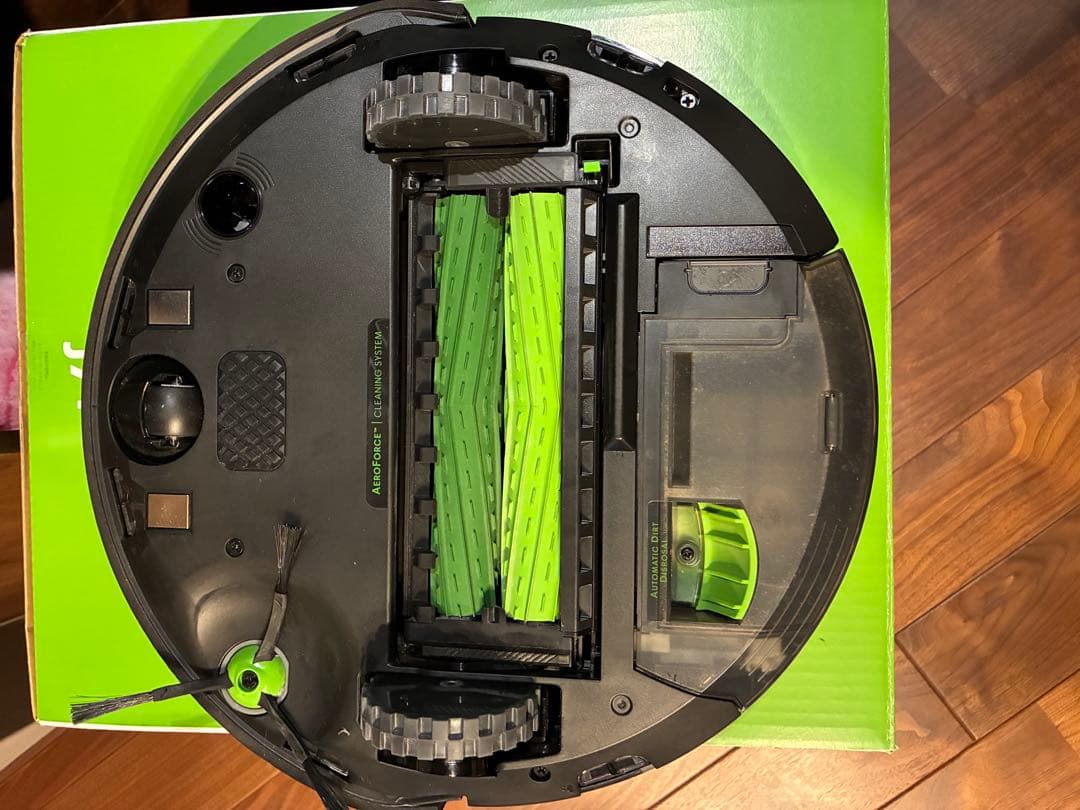 iRobot ルンバ j7+ クリーンベース付き／付属品あり