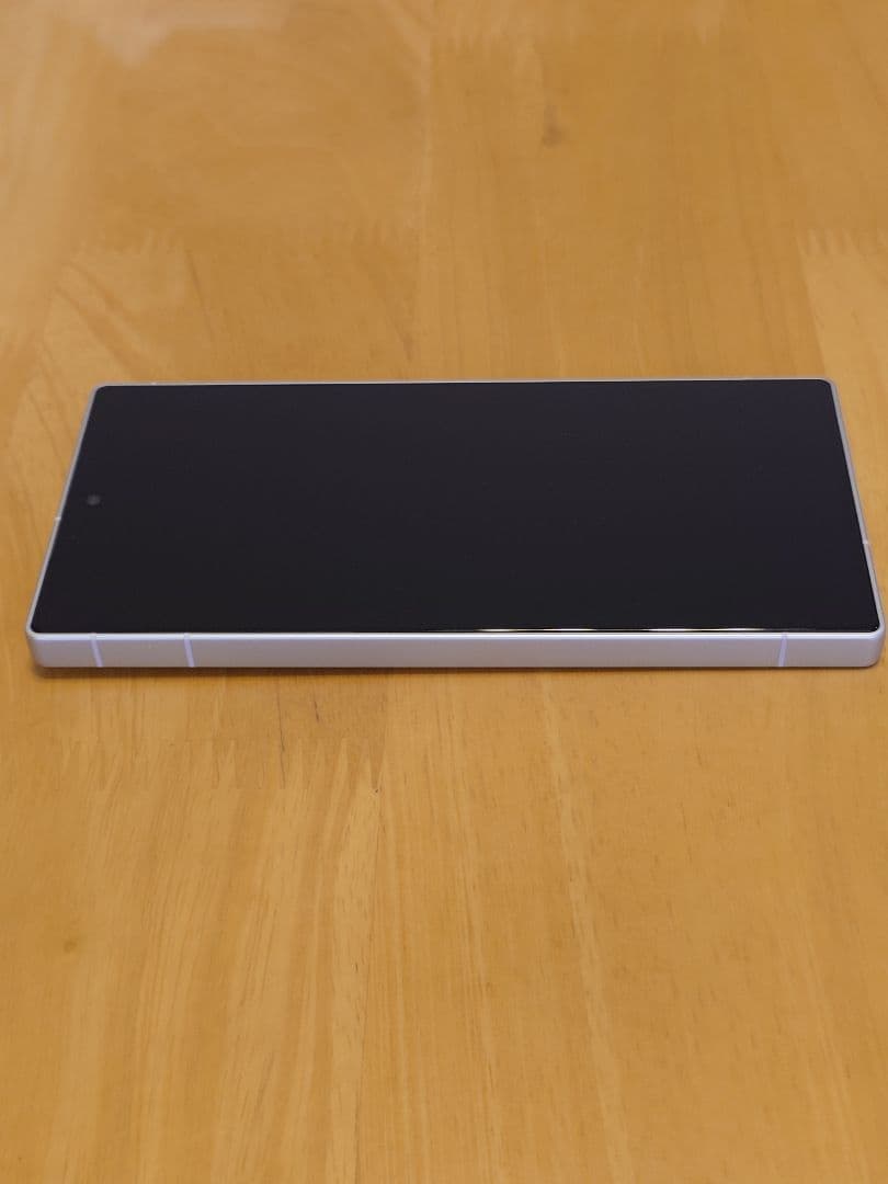 AQUOS R9 本体 SIMフリー クリアケース付