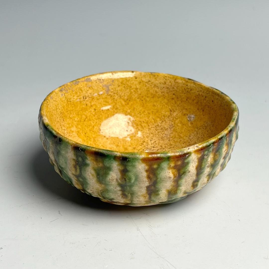 唐三彩陽刻花紋盌 唐時代 中国古玩 中国美術