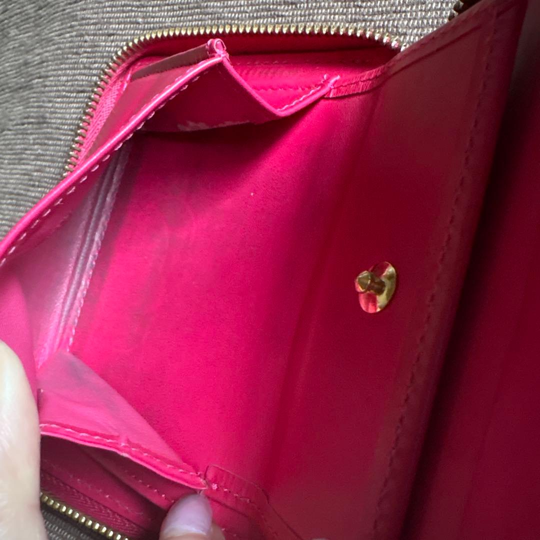 ルイヴィトン　ヴェルニ　フューチャピンク　二つ折財布