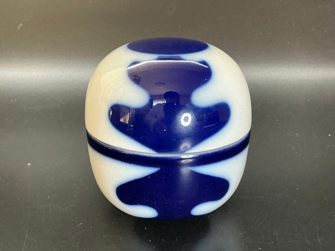 ビングオーグレンダール 白磁 コバルト 蓋物 ラウンドボックス