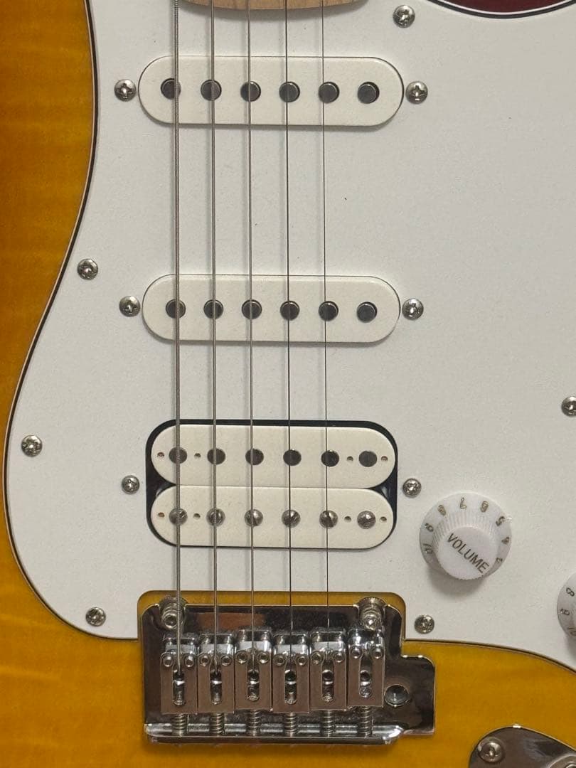 ピカチュウ様専属Squier by Fender Affinity