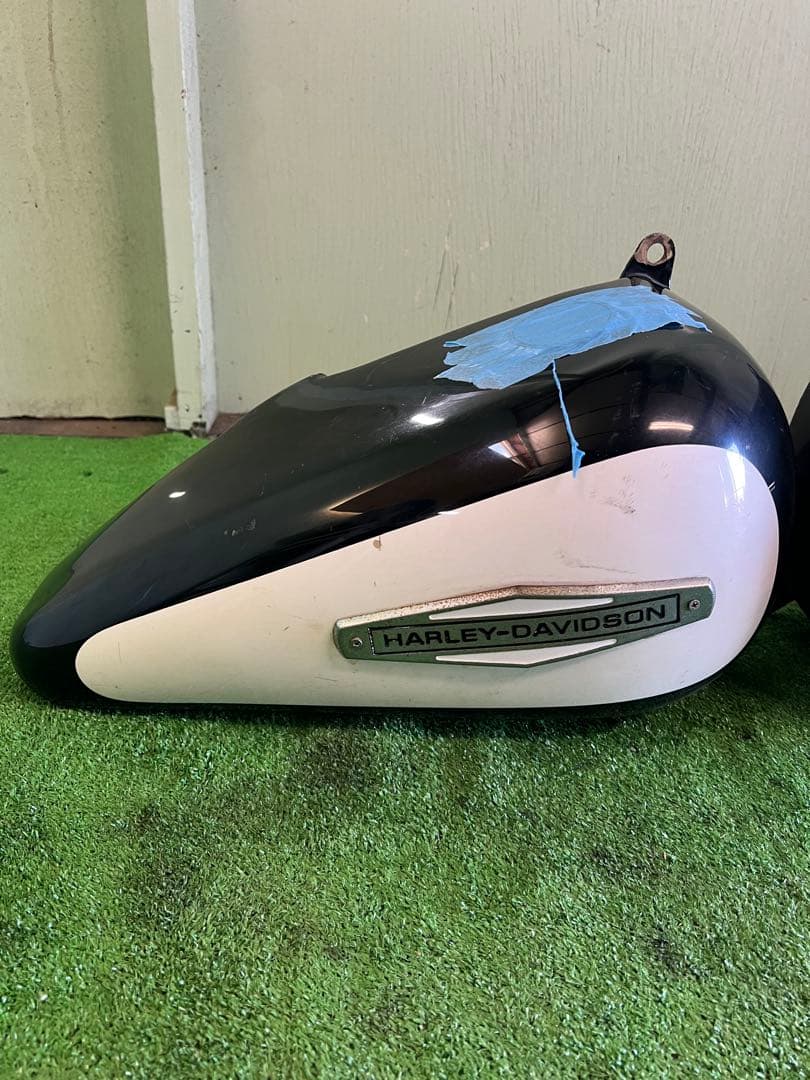 ハーレーダビッドソン　　ガソリンタンク　フューエルタンク　分割タンク