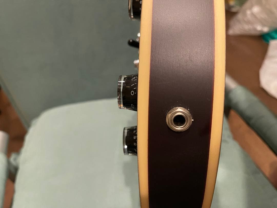 サンバースト セミホロウボディ セミアコ