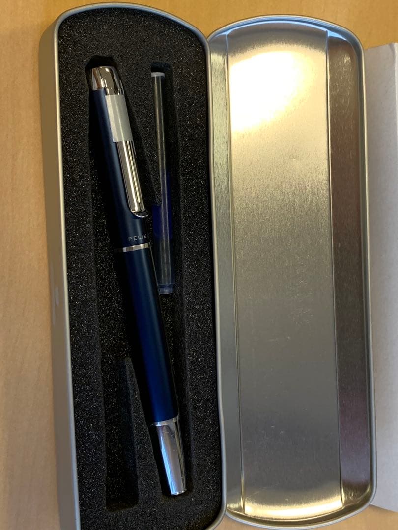 Pelikan P40 Pura ブルー&シルバー万年筆 スチール F