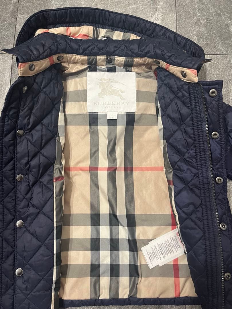 美品BURBERRY バーバリー　ダイアモンドキルティング フーデッドコート