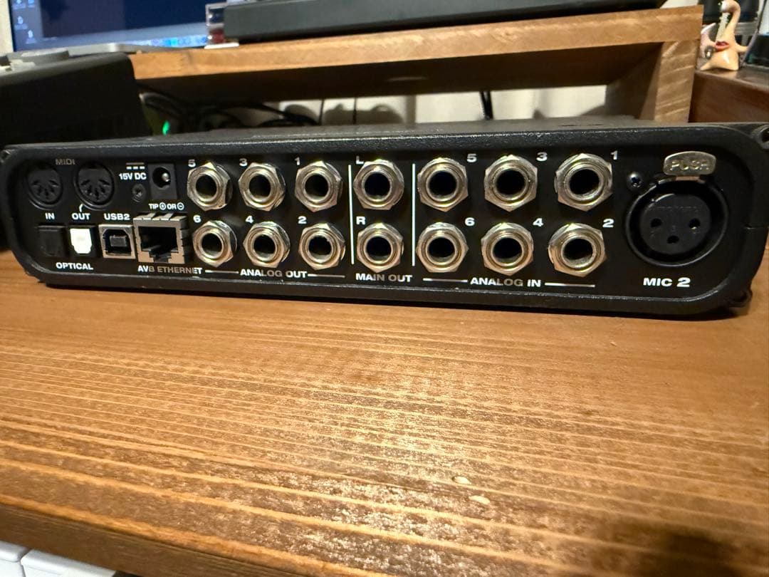 MOTU UltraLite AVB オーディオインターフェース