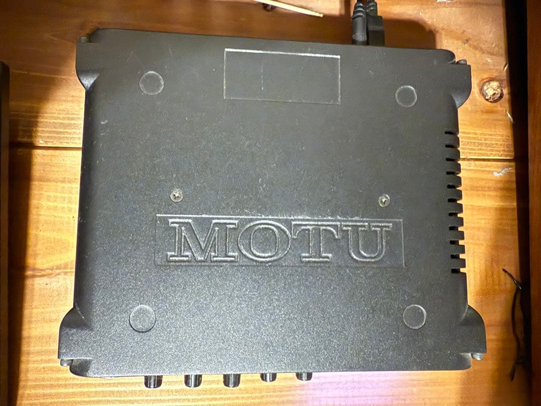 MOTU UltraLite AVB オーディオインターフェース