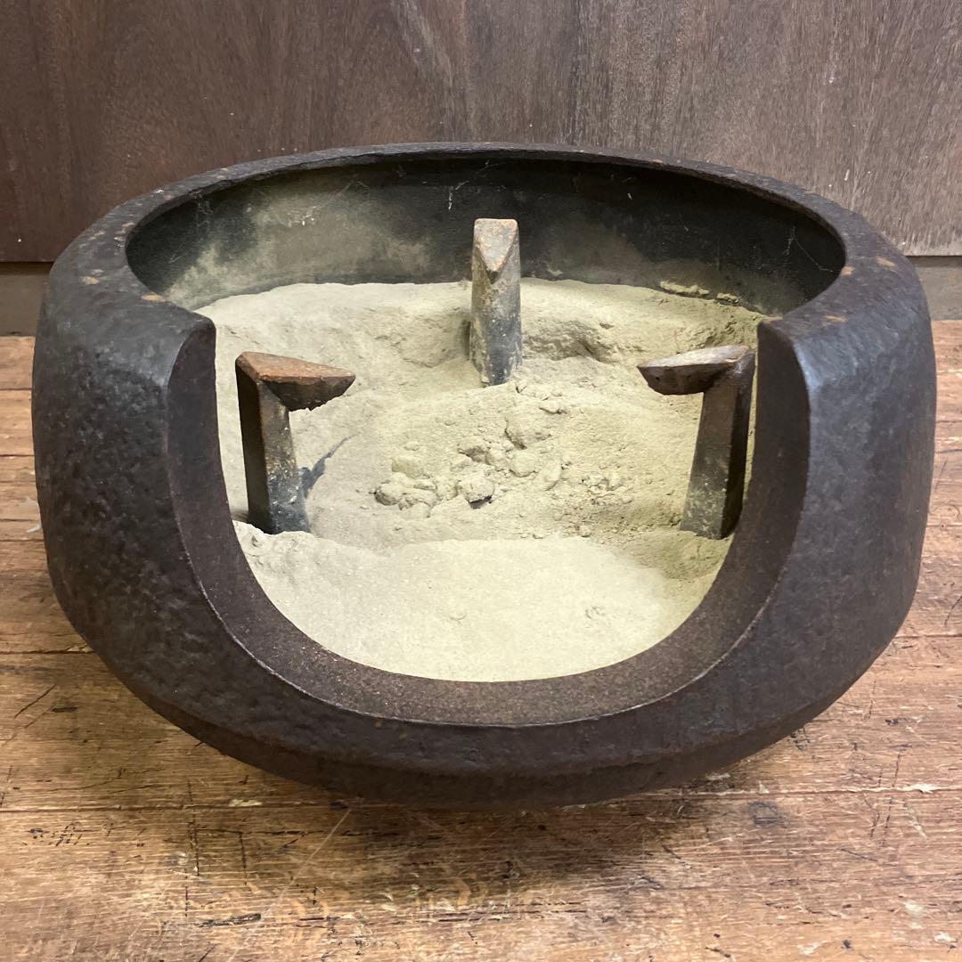 D-壁 昭和レトロ 茶道具 鉄製 風炉釜 丸型 共箱付き 釜環付き 骨董 古美術