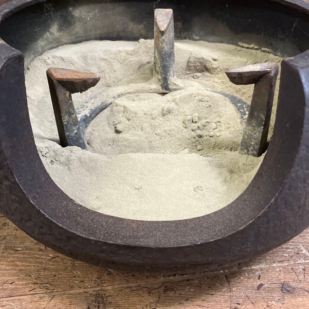 D-壁 昭和レトロ 茶道具 鉄製 風炉釜 丸型 共箱付き 釜環付き 骨董 古美術