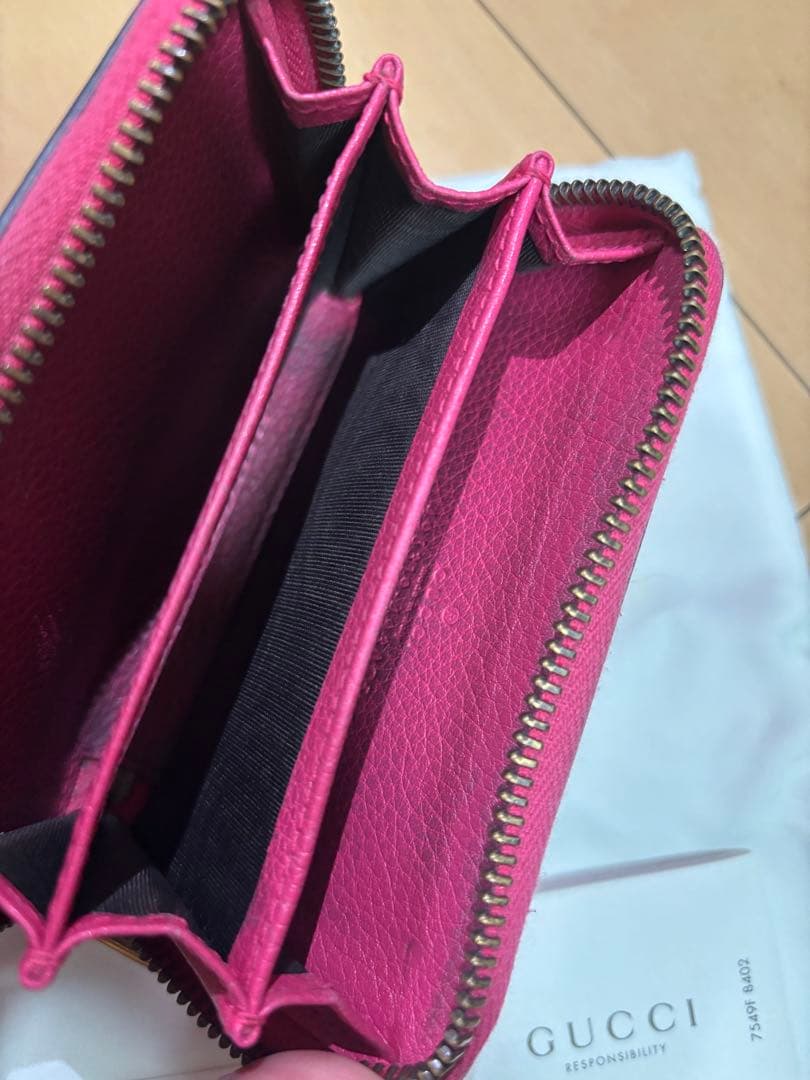 GUCCI ピンク レザー ケース
