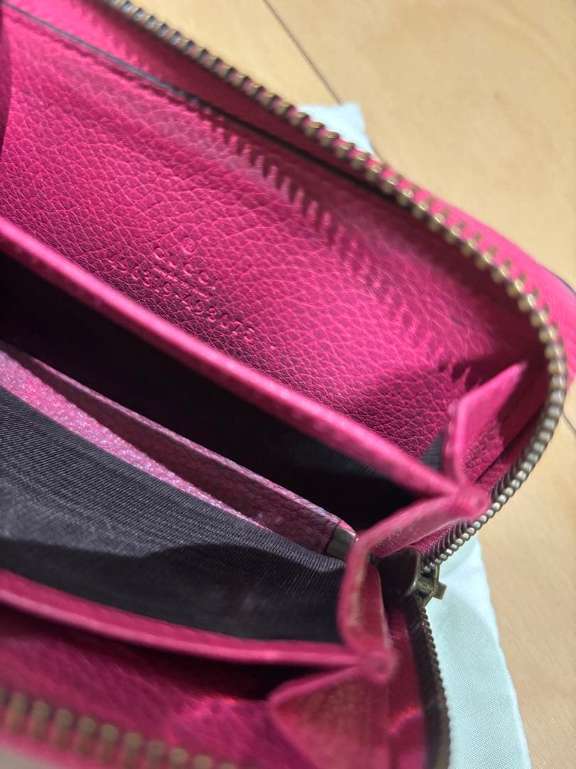GUCCI ピンク レザー ケース