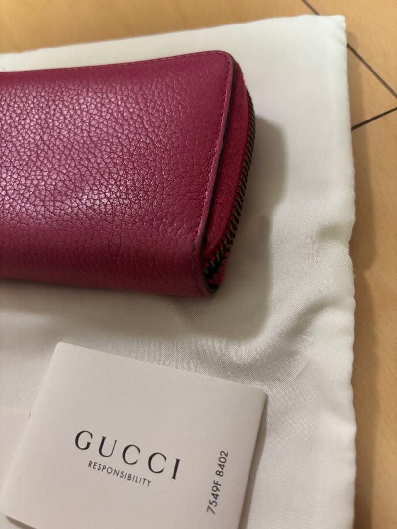 GUCCI ピンク レザー ケース