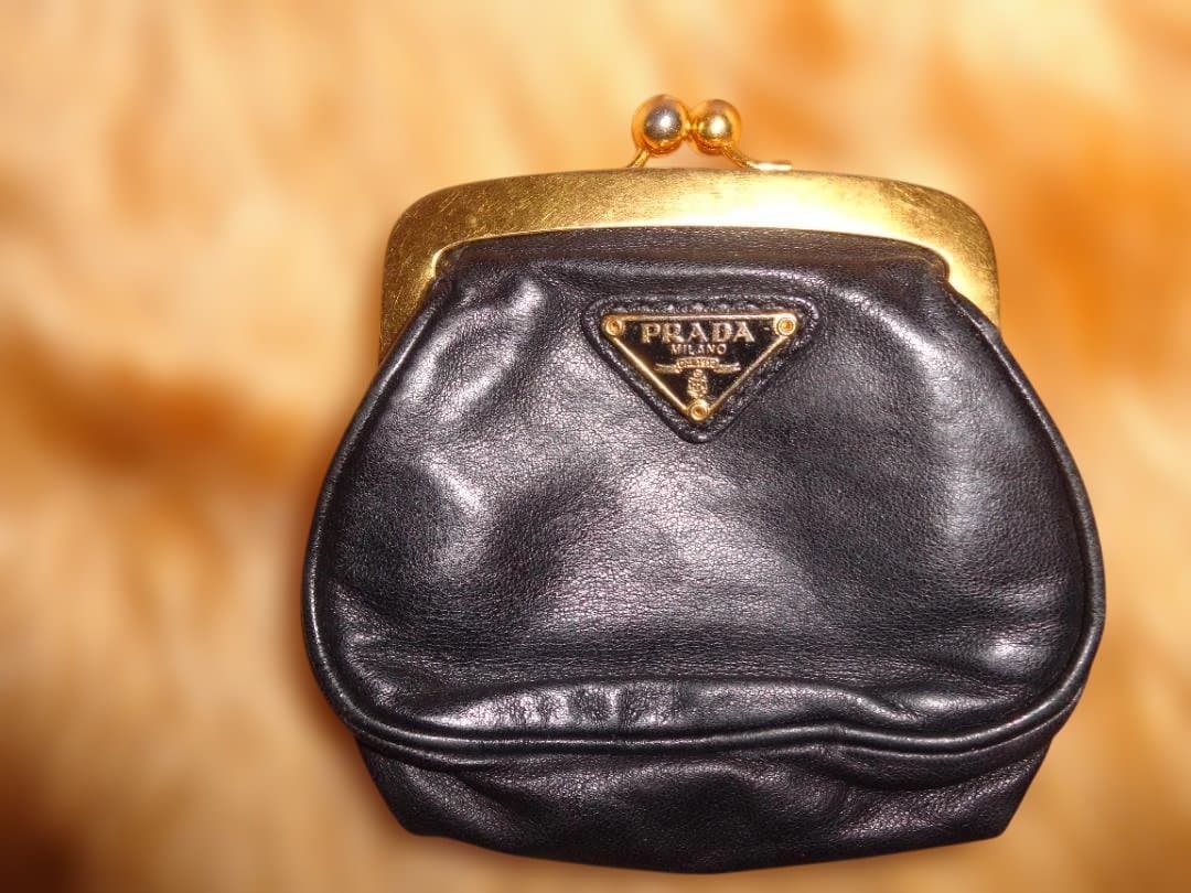 PRADA ブラックレザー がま口ケース