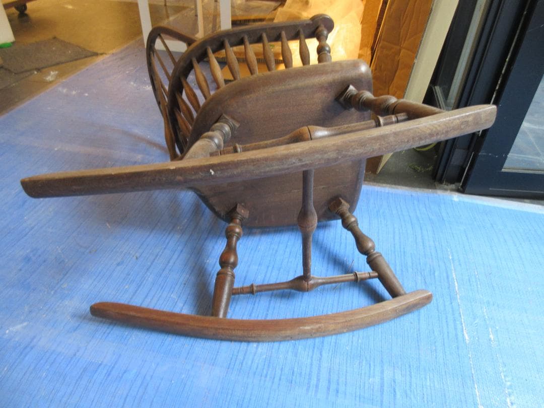 ロッキングチェア　レトロ　おしゃれ　かわいい　アンティーク　車輪モチーフ