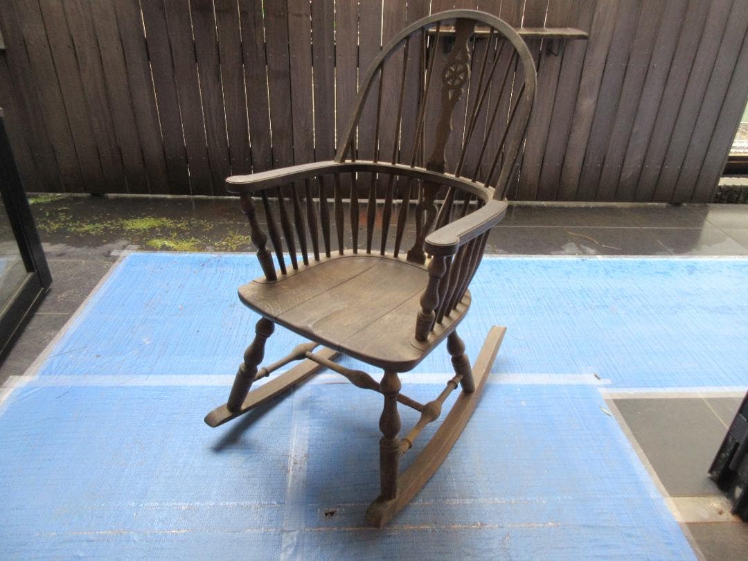 ロッキングチェア　レトロ　おしゃれ　かわいい　アンティーク　車輪モチーフ