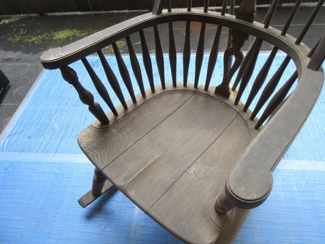 ロッキングチェア　レトロ　おしゃれ　かわいい　アンティーク　車輪モチーフ