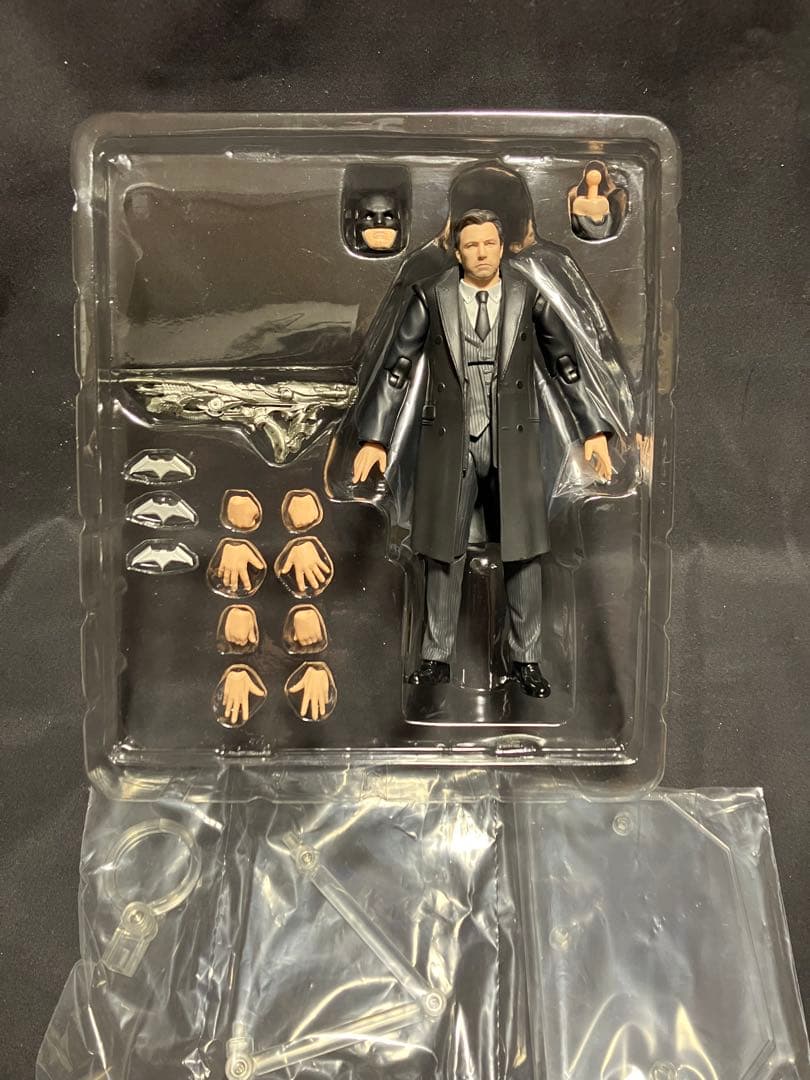 マフェックス MAFEX ブルース・ウェイン　BRUCE WAYNE