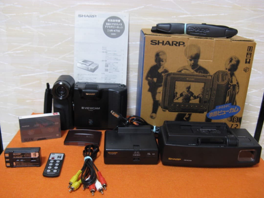 動作OK❗️☆のシャープの液晶8ミリビデオカメラ・VL-EL13
