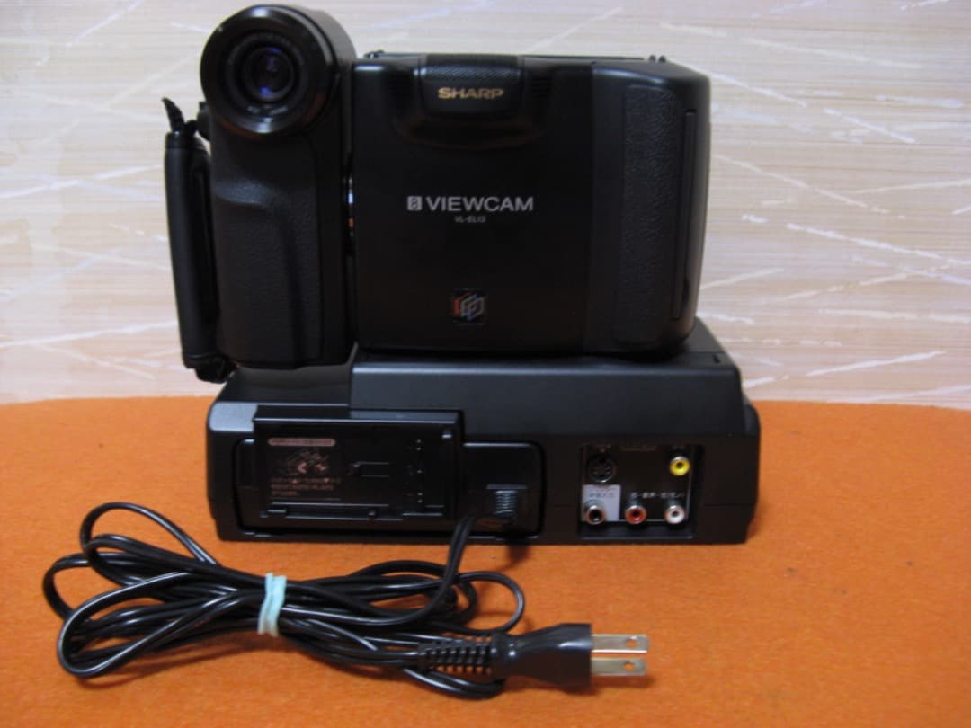 動作OK❗️☆のシャープの液晶8ミリビデオカメラ・VL-EL13