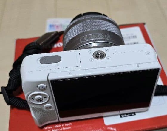 Canon EOS M10 キャノン　EF-M 15-45mm IS STM