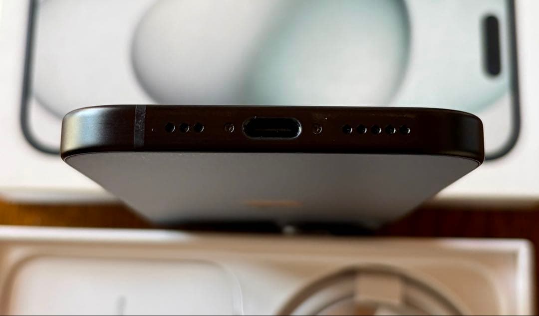 Apple iPhone 15 本体 Black 256GB