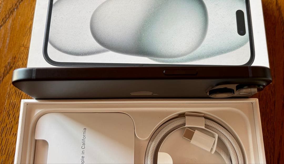 Apple iPhone 15 本体 Black 256GB