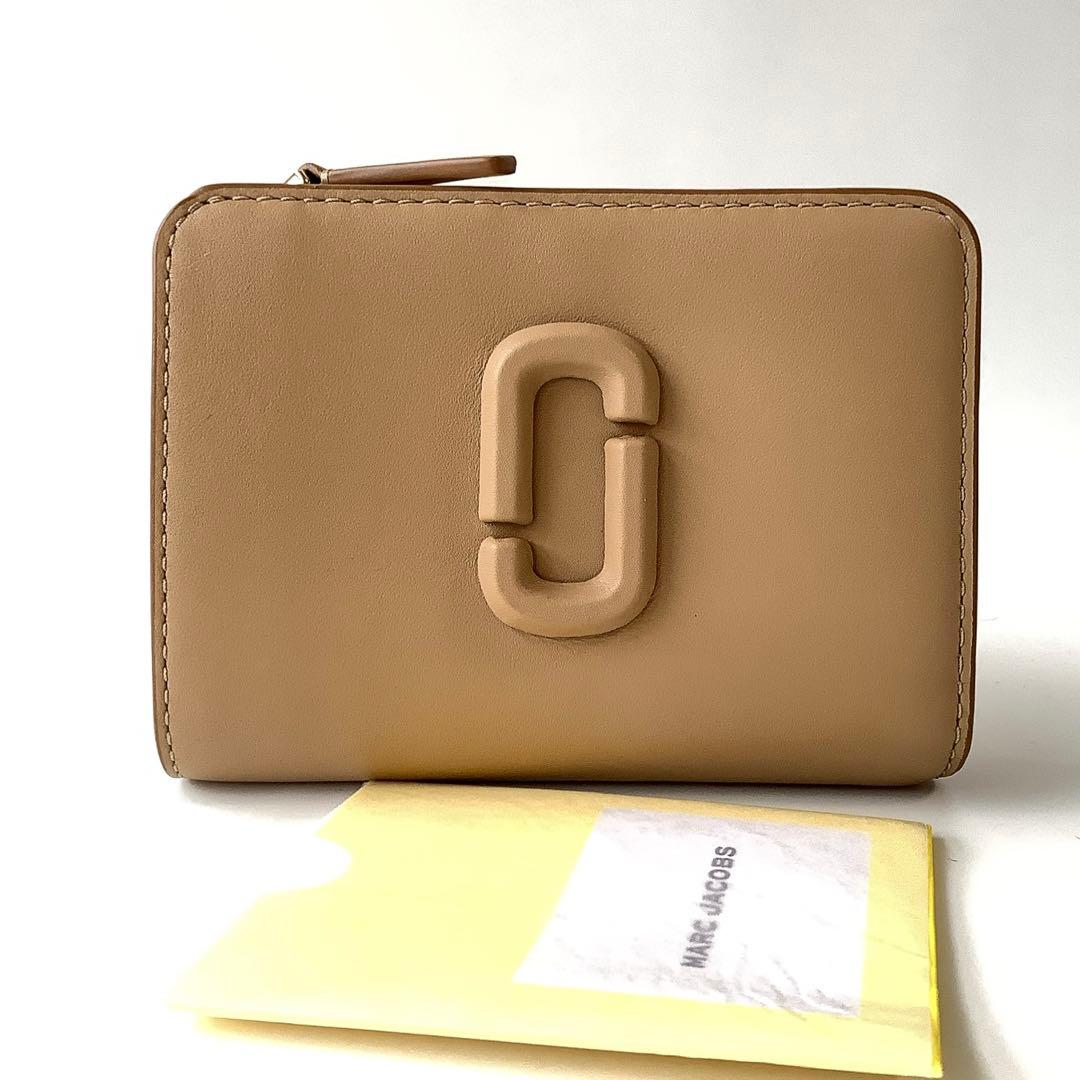 新品★マークジェイコブス★ザレザーカバードJマーク２つ折り財布★キャメル