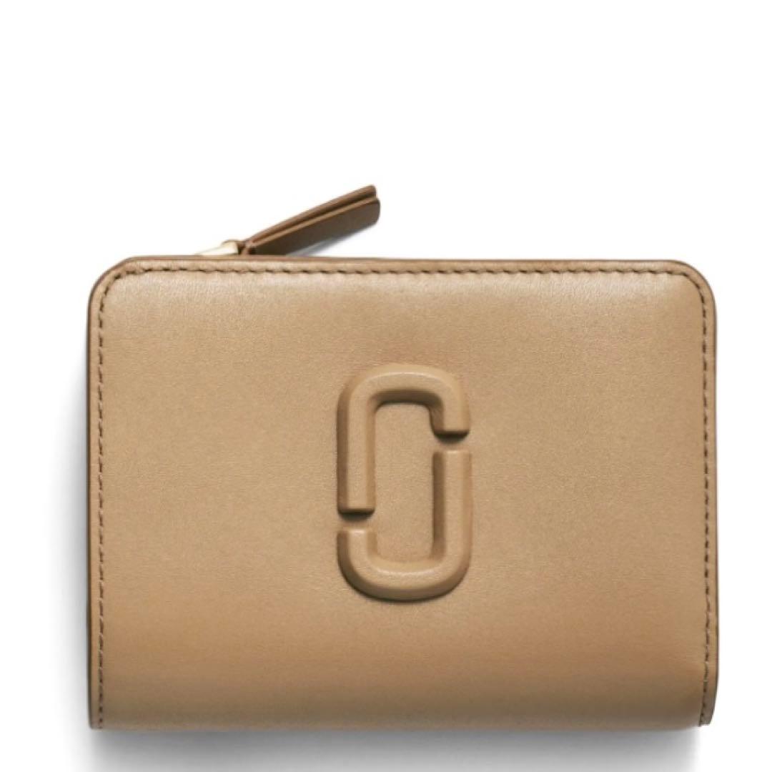 新品★マークジェイコブス★ザレザーカバードJマーク２つ折り財布★キャメル