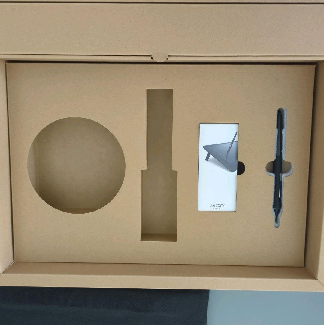 液晶タブレットwacom cintiq16 DTK1660K0D※本体とペンのみ