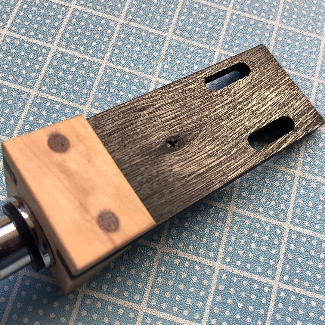 レコード音の追求　　ヘッドシェル(備長炭＋花梨、天然素材の手作り一点物)